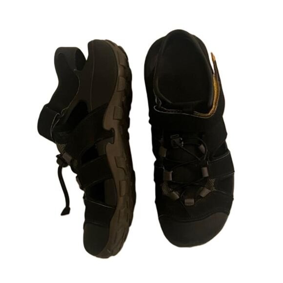 Teva Fleetwood Black and Yellow Sandals, Size 10 - Picture 2 of 7